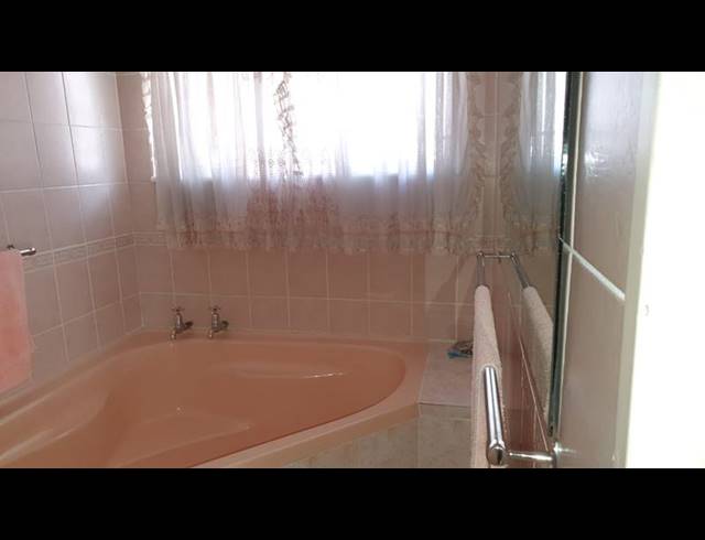 4 BEDROOM HOUSE FOR SALE IN PRETORIA WEST